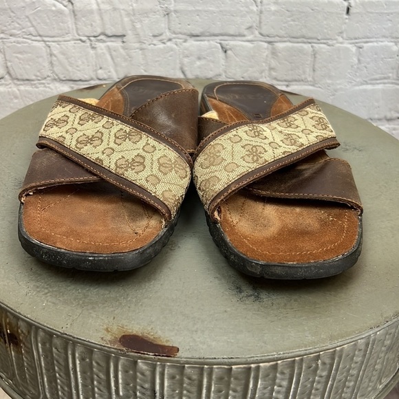 GUESS Men’s Criss Cross Sandals, Leather & Monogram Fabric Size 11.5 - Picture 2 of 9